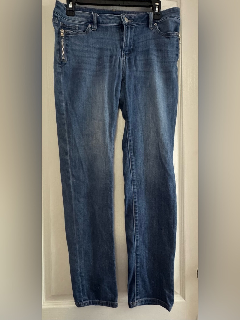 New York & Company Straight-Leg Jeans in Mid Blue